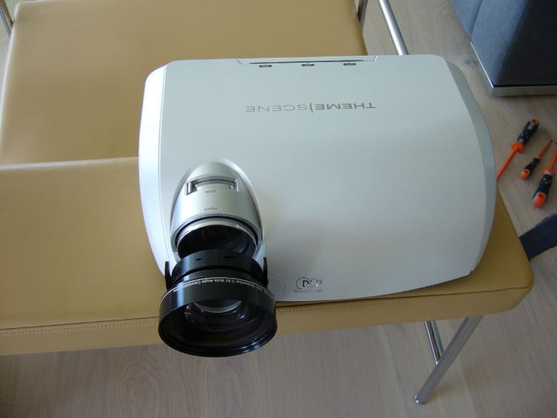 proyector salon biblioteca